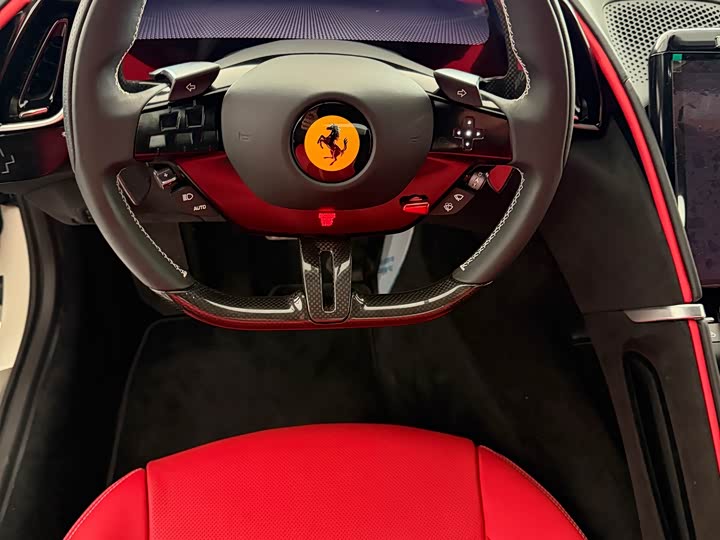 Фото 8 - Ferrari Roma