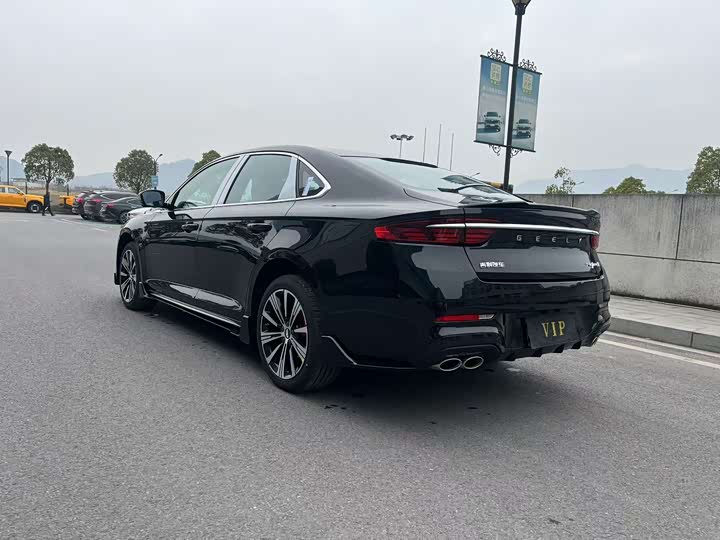 Фото 8 - Geely Preface