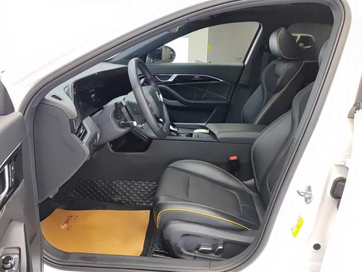 Фото 9 - Bestune B70S