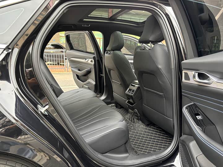 Photo 8 - Geely Preface