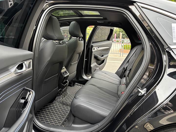 Photo 9 - Geely Preface