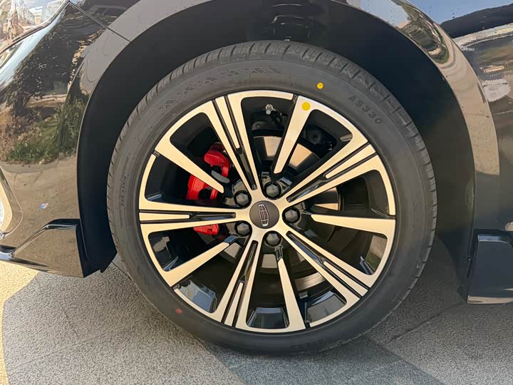 Фото 5 - Geely Preface