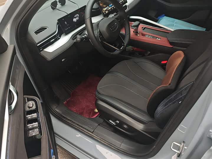 Photo 9 - Geely Preface