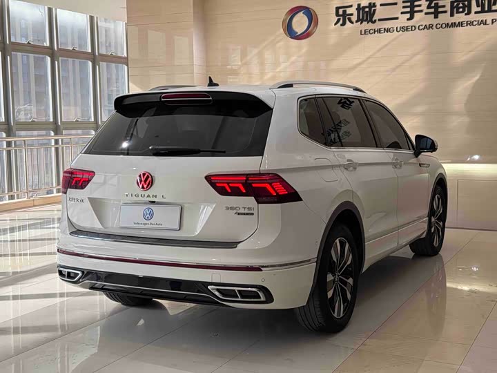 Фото 7 - Volkswagen Tiguan L Pro