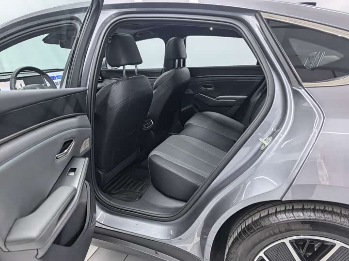 Фото 7 - BYD Qin L