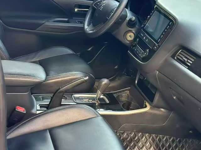 Фото 6 - Mitsubishi Outlander