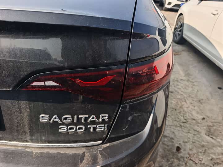 Фото 9 - Volkswagen Sagitar L