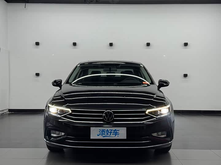 Фото 2 - Volkswagen Magotan