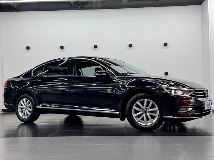 Фото 3 - Volkswagen Magotan