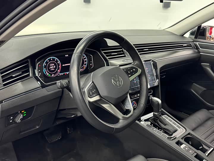 Фото 5 - Volkswagen Magotan