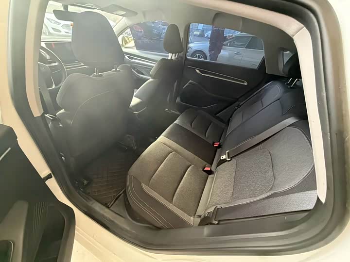 Фото 7 - Geely Emgrand