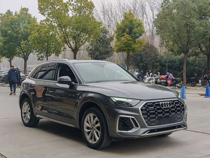 Фото 3 - Audi Q5L
