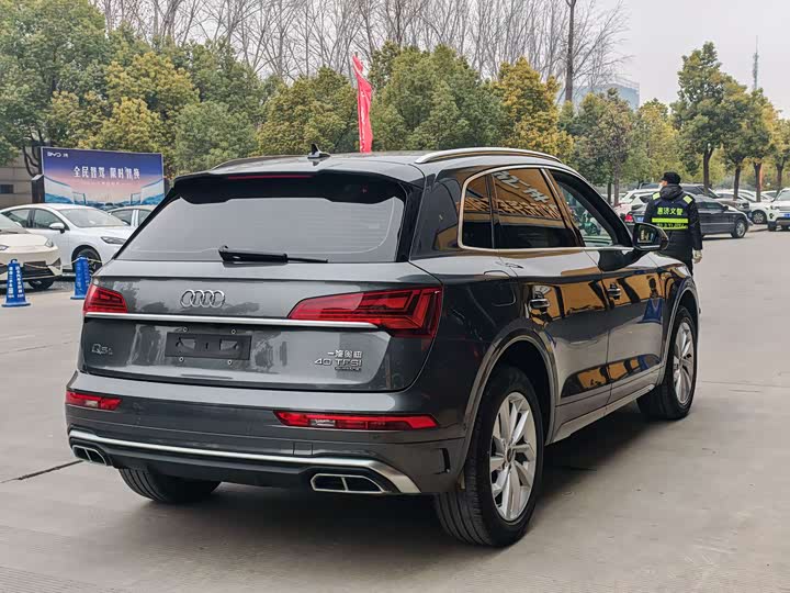 Фото 4 - Audi Q5L