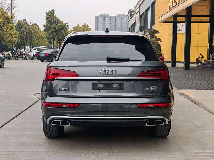 Фото 5 - Audi Q5L