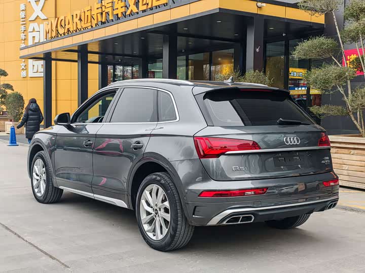 Фото 6 - Audi Q5L