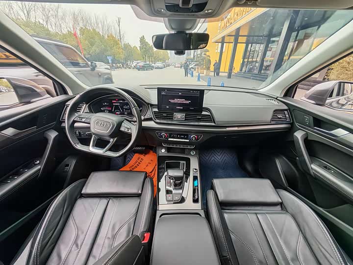 Фото 7 - Audi Q5L