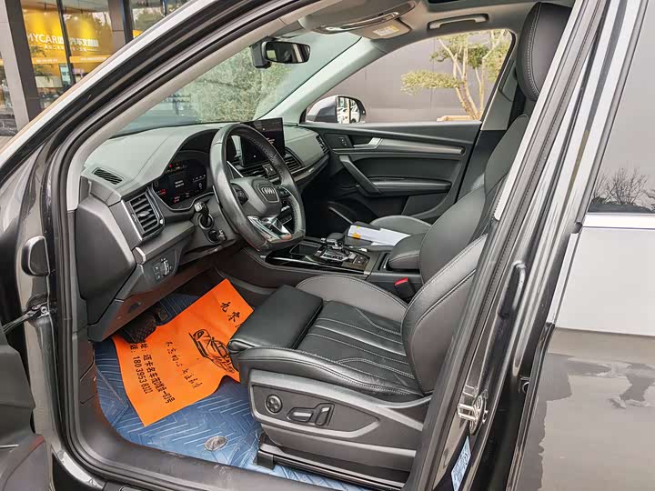 Фото 8 - Audi Q5L