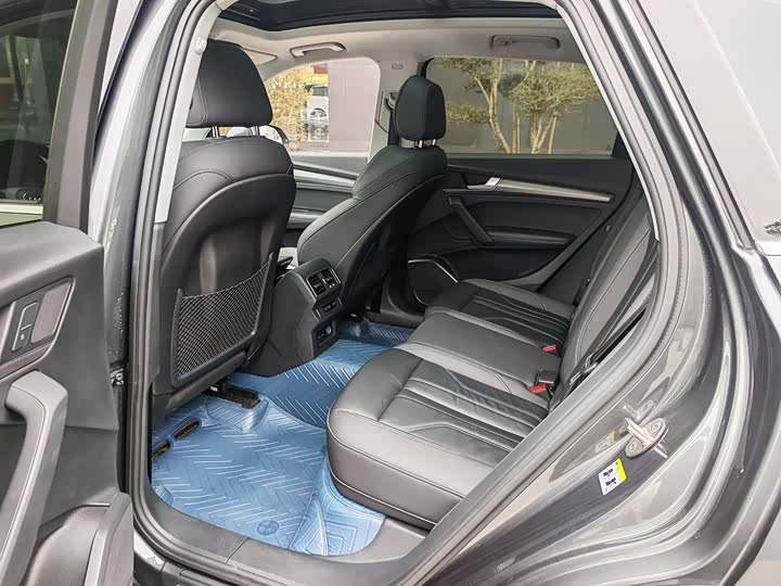 Фото 9 - Audi Q5L