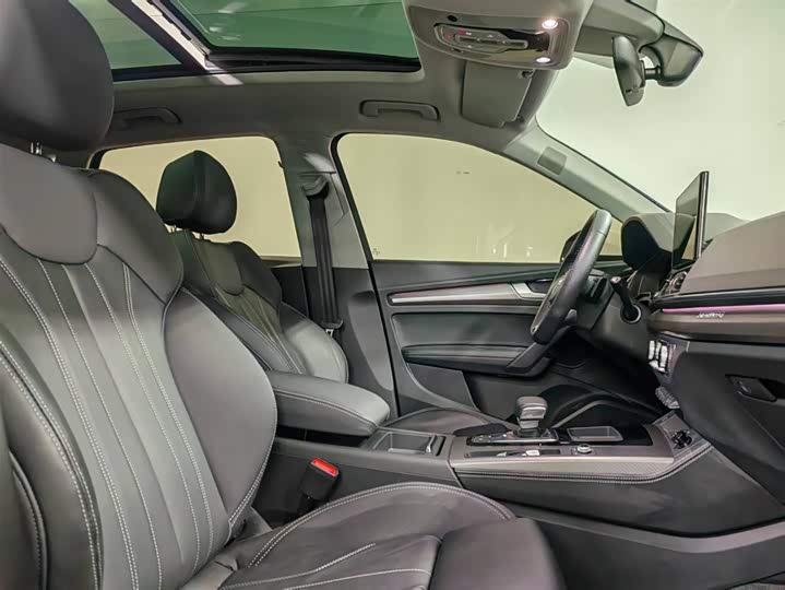 Фото 8 - Audi Q5L