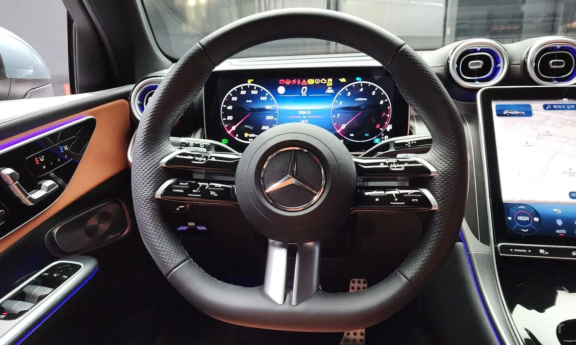 Фото 13 - Mercedes-Benz GLC-Class