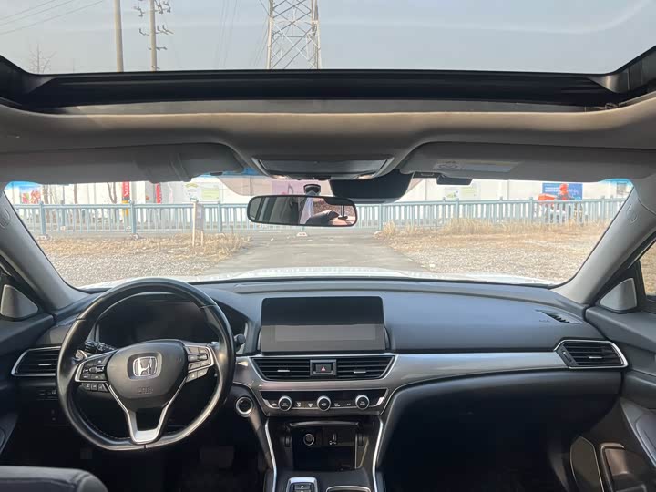 Фото 4 - Honda Accord