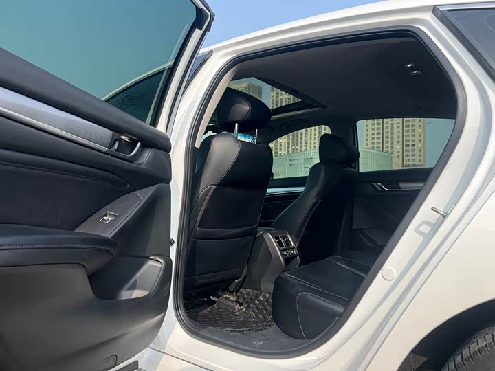 Фото 6 - Honda Accord