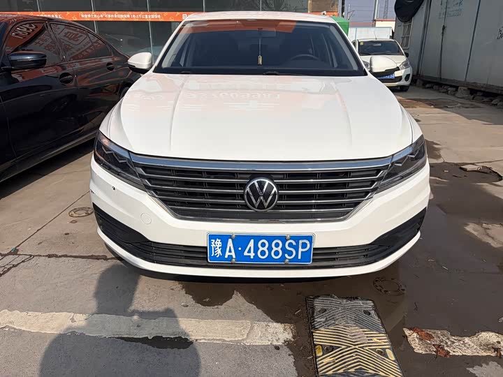 Фото 2 - Volkswagen Lavida