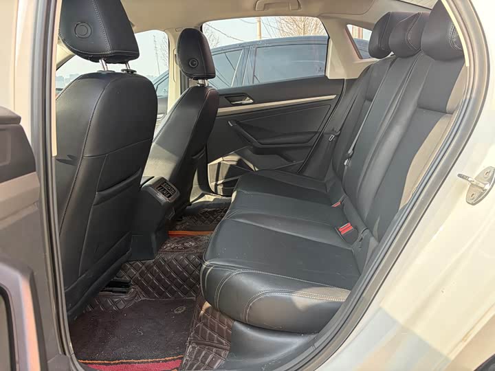 Фото 5 - Volkswagen Lavida