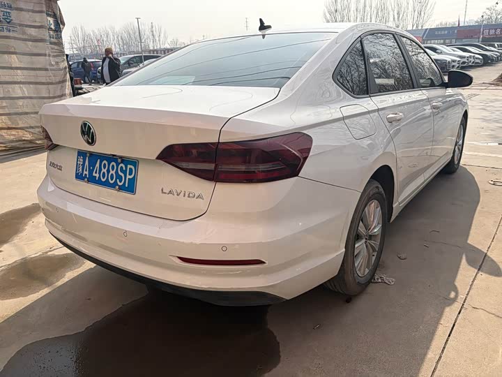 Фото 8 - Volkswagen Lavida