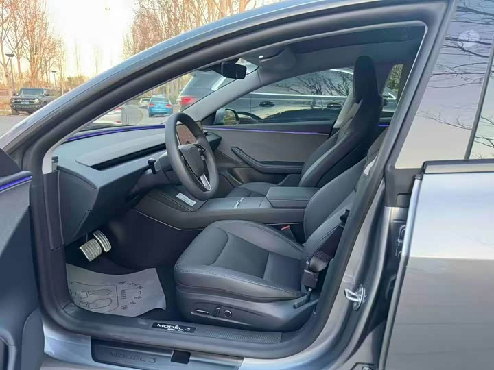 Фото 6 - Tesla Model 3