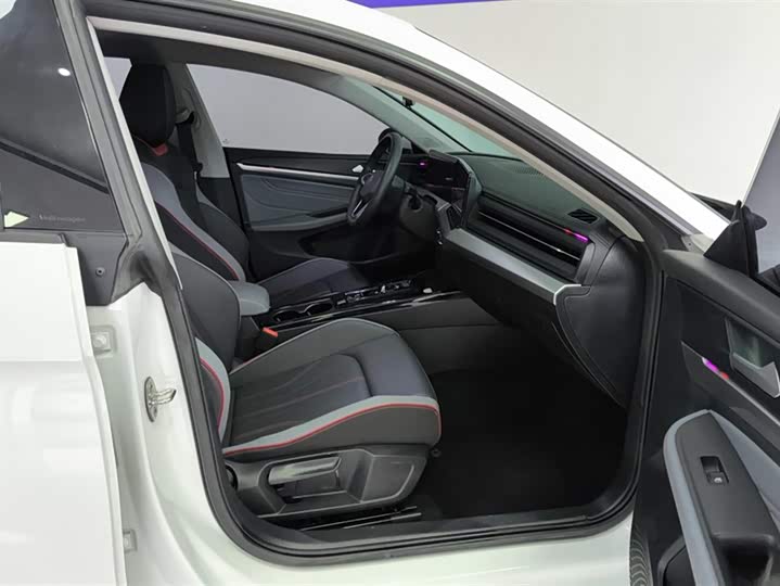 Фото 8 - Volkswagen Lamando L