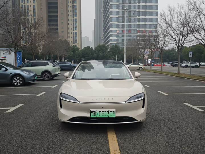 Фото 2 - Luxeed S7