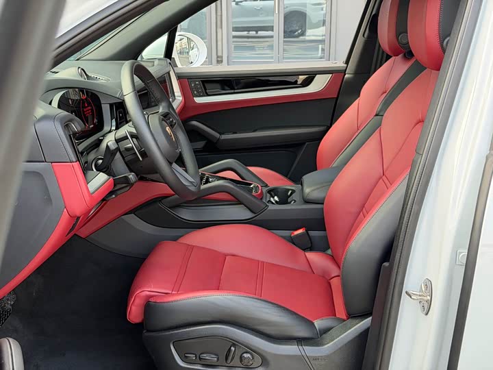 Фото 7 - Porsche Cayenne