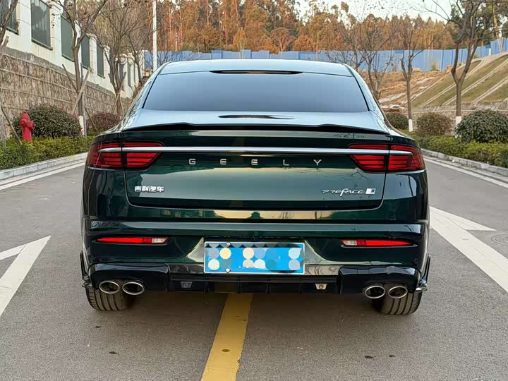 Фото 8 - Geely Preface