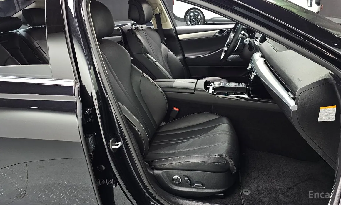 Фото 10 - Genesis G80