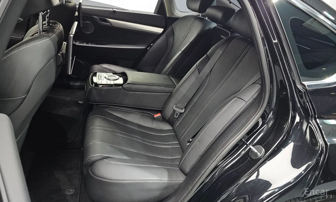 Фото 12 - Genesis G80