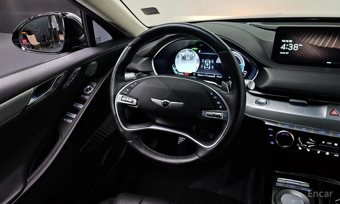 Фото 13 - Genesis G80