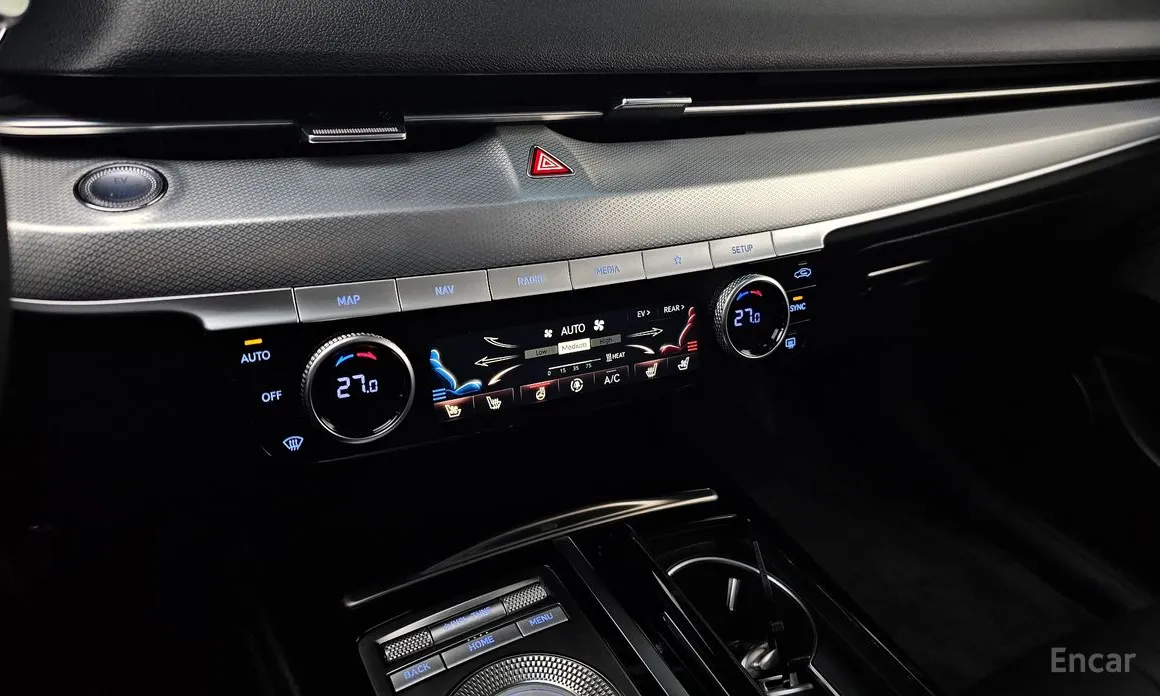 Фото 17 - Genesis G80