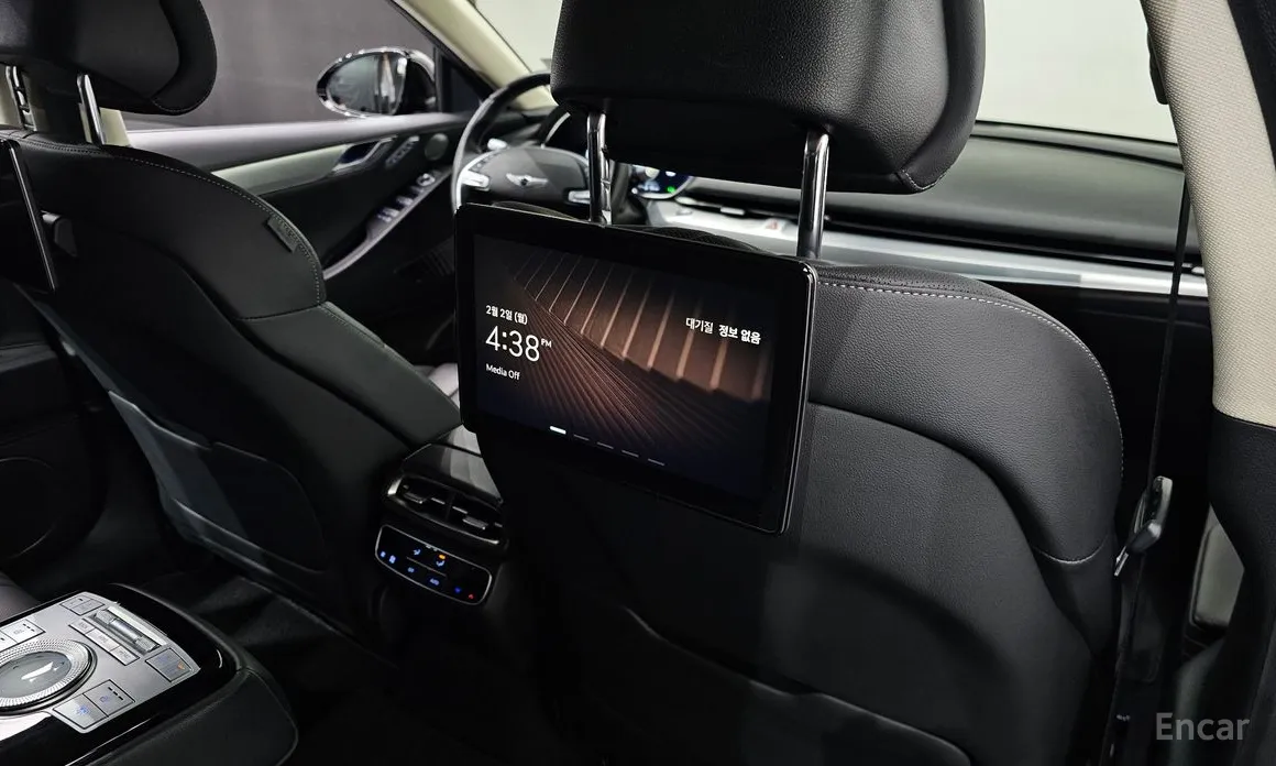 Фото 19 - Genesis G80