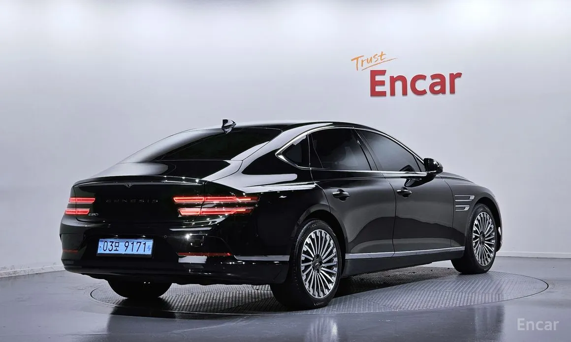 Фото 2 - Genesis G80