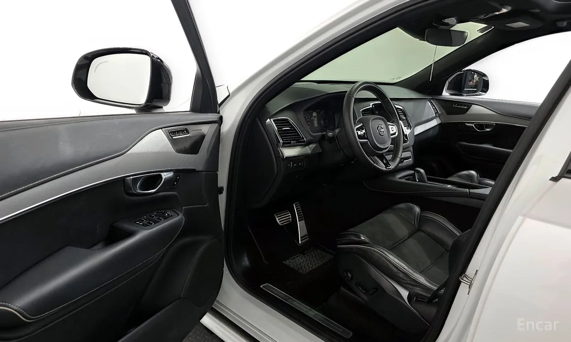 Фото 10 - Volvo XC90
