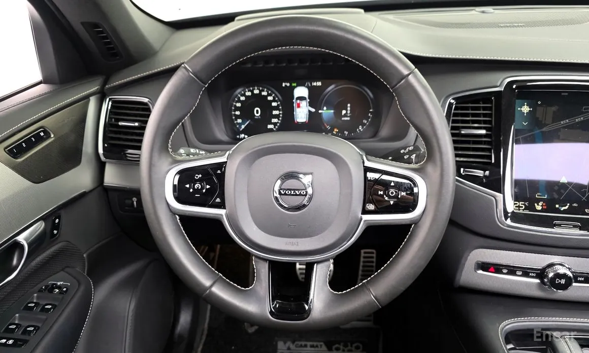 Фото 13 - Volvo XC90