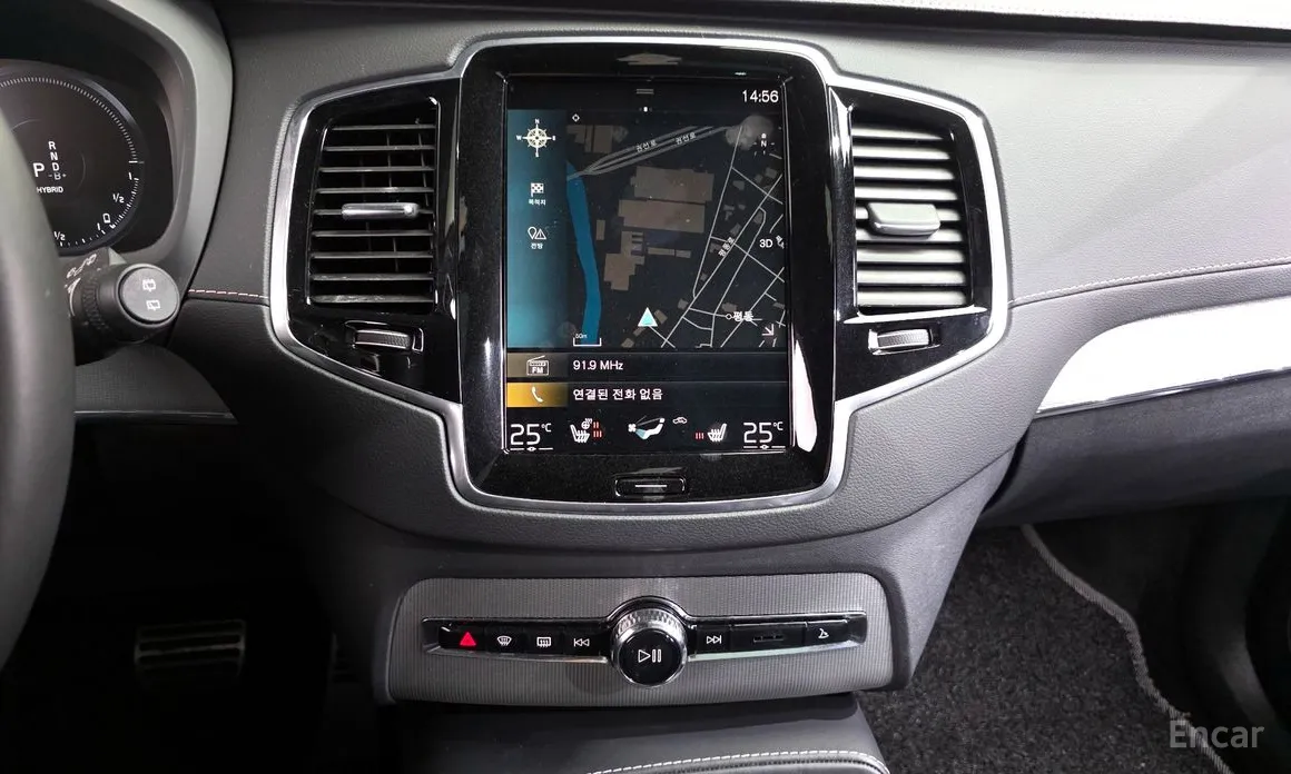 Фото 14 - Volvo XC90