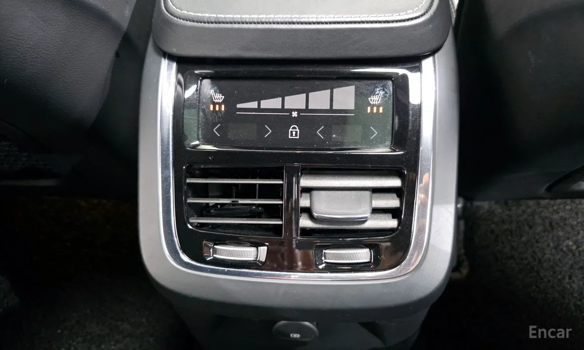 Фото 19 - Volvo XC90