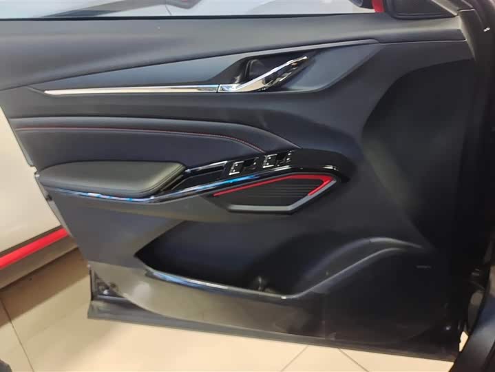 Фото 7 - Changan X5 Plus