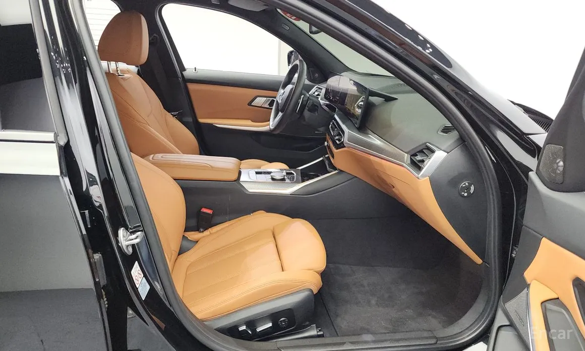 Photo 10 - BMW 3 Series