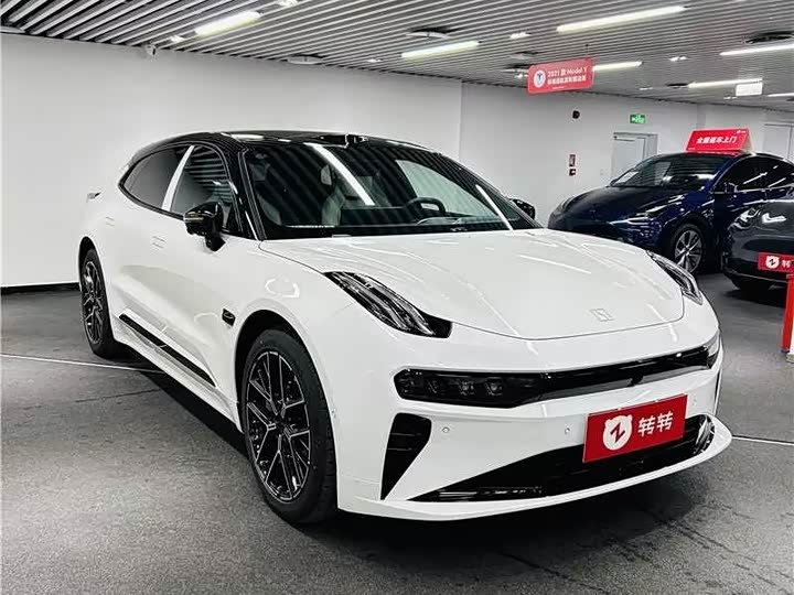 Фото 3 - Zeekr 001