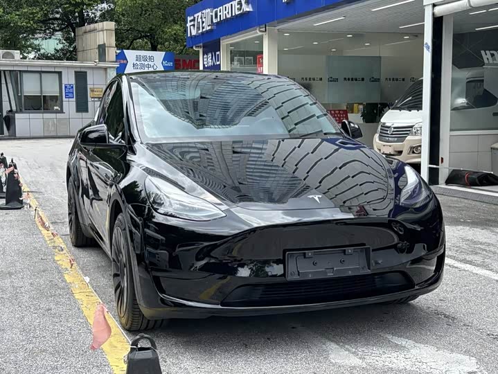 Фото 2 - Tesla Model Y