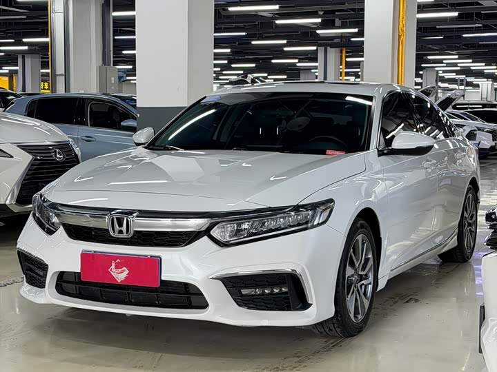 Фото 1 - Honda Inspire