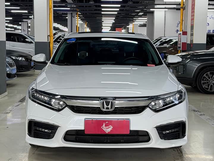 Фото 2 - Honda Inspire